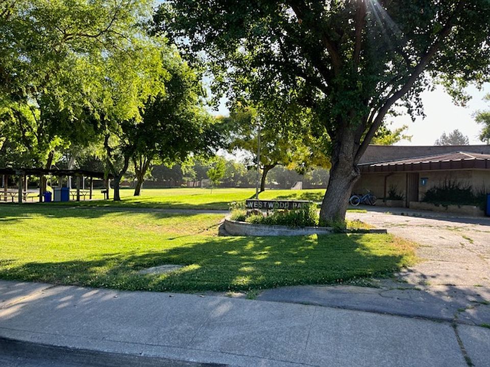2nd image of 2010 Calaveras Ave