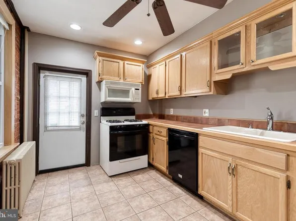 809 S Glover St, Baltimore, MD 21224