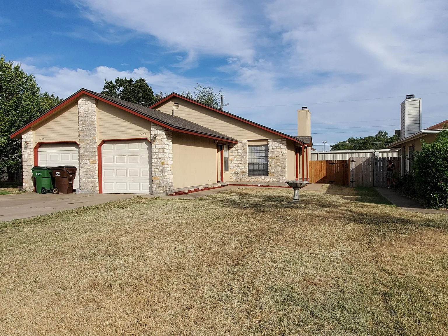 3 bed, 1200 sqft, $1,595 — Photo 2