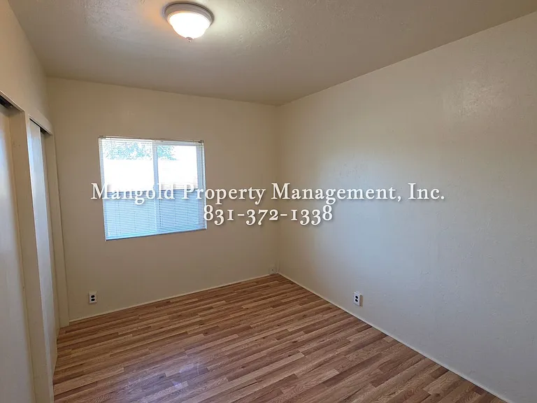 24274 Washington St — Photo 12