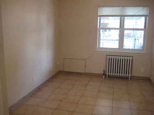 Rented by Zikos Realty Services | media 31