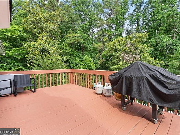 5th image of 2900 Camary Place Dr SE