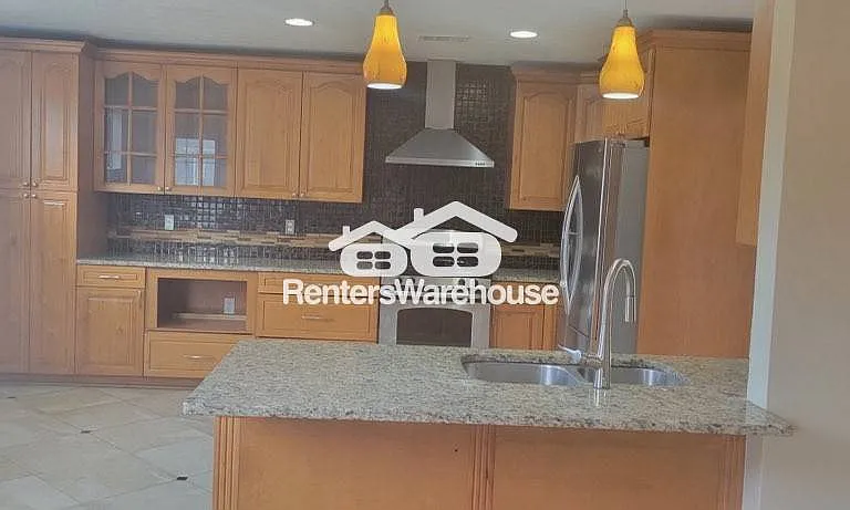 4745 King Saul Dr — Photo 32