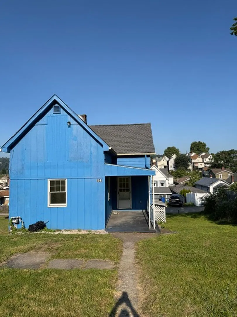 2 bed/1 bath home for rent Clairton, PA — Photo 4