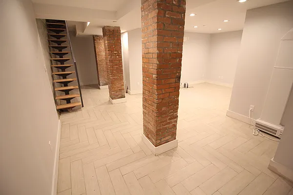 Rented by Nooklyn NYC LLC | media 64