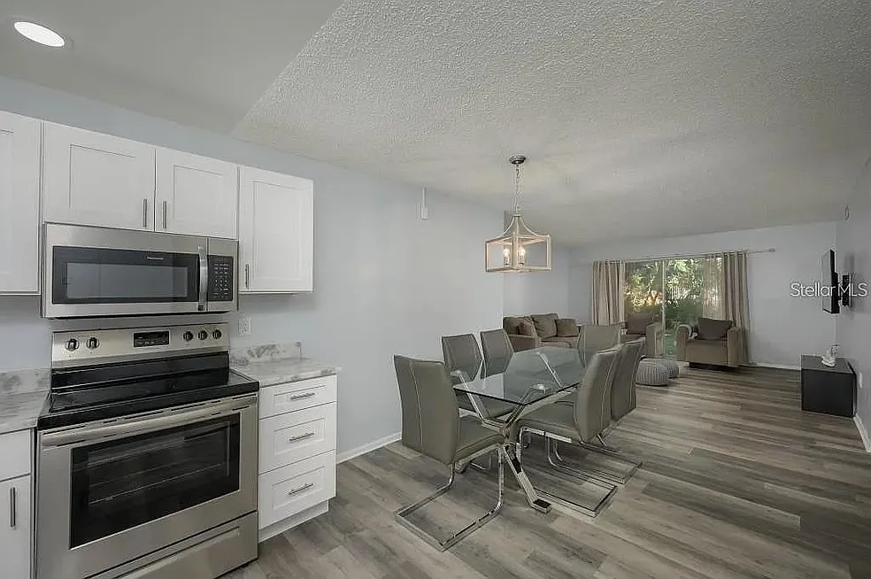 2 bed, 967 sqft, $1,750 — Photo 4