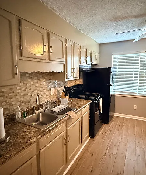 924 Reverend Abraham Woods Jr Blvd #4-JR — Photo 3