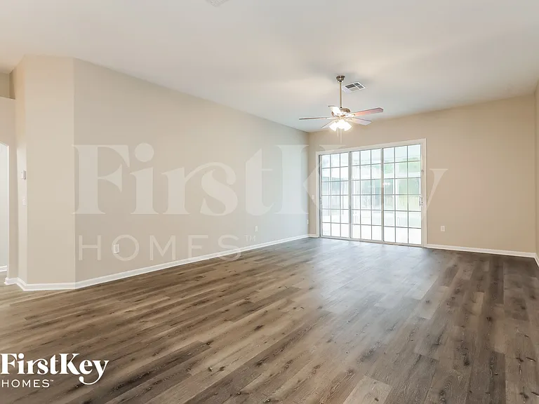 552 N Bridgestone Ave — Photo 3