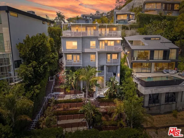 1745 Viewmont Dr, Los Angeles, CA 90069