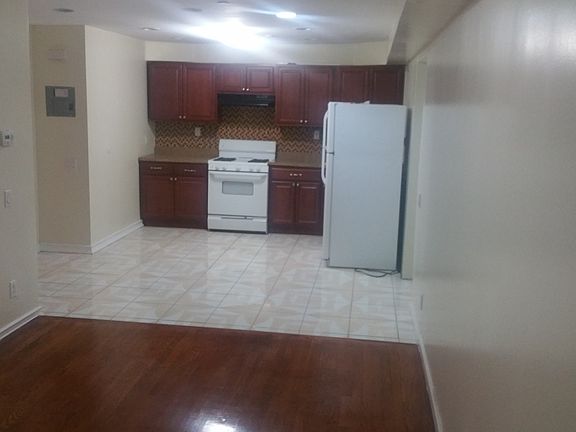 2nd image of 9507 Schenck St #1