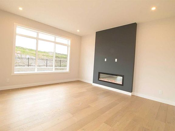 3rd image of 155 S Sundown Cres