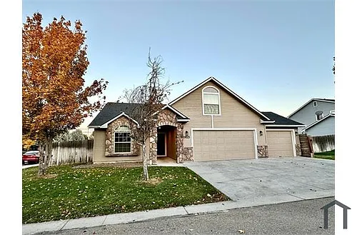 1925 W Odessa Ave Photo 1