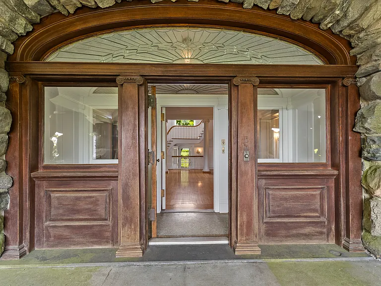 432 Field Point Rd — Photo 45