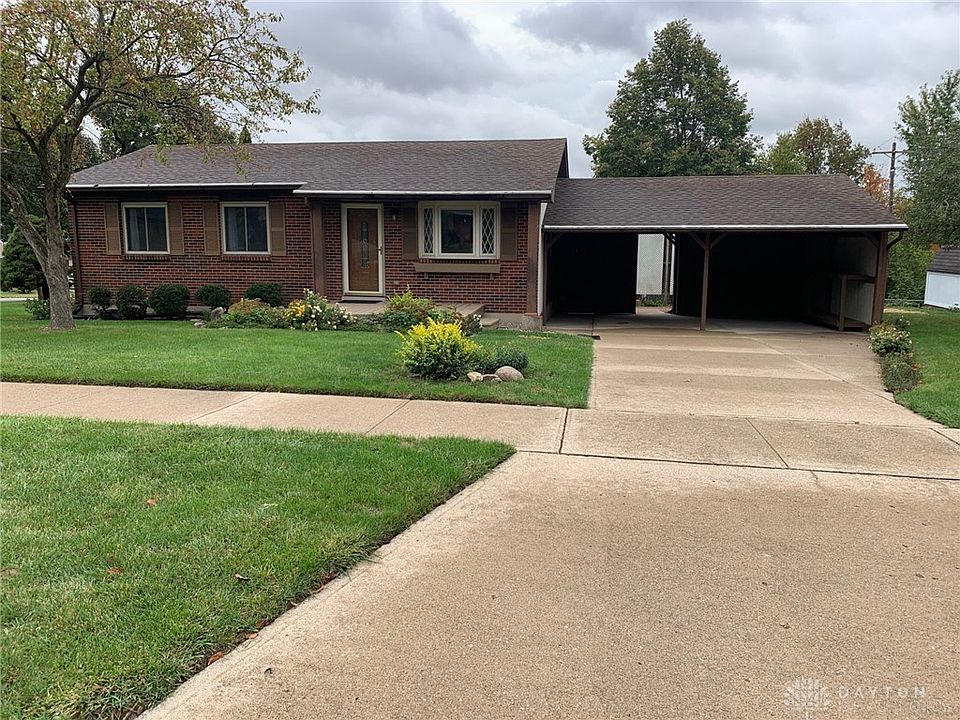 1st image of 4914 Caprice Dr
