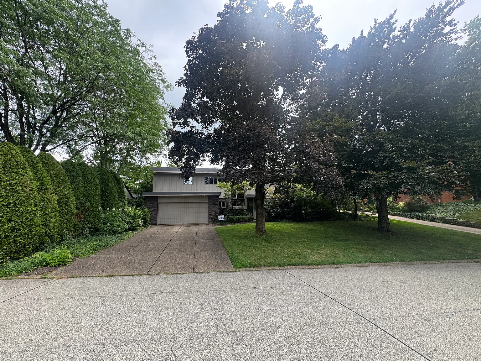 4 bed, 3357 sqft, $7,800 — Photo 2