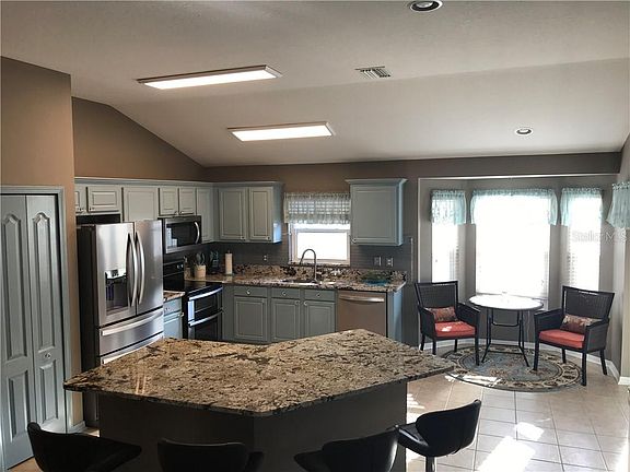 4th image of 15954 Leatherleaf Ln