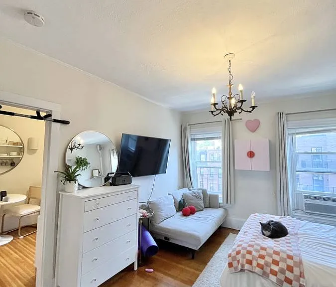 523 Beacon St #8 — Photo 3