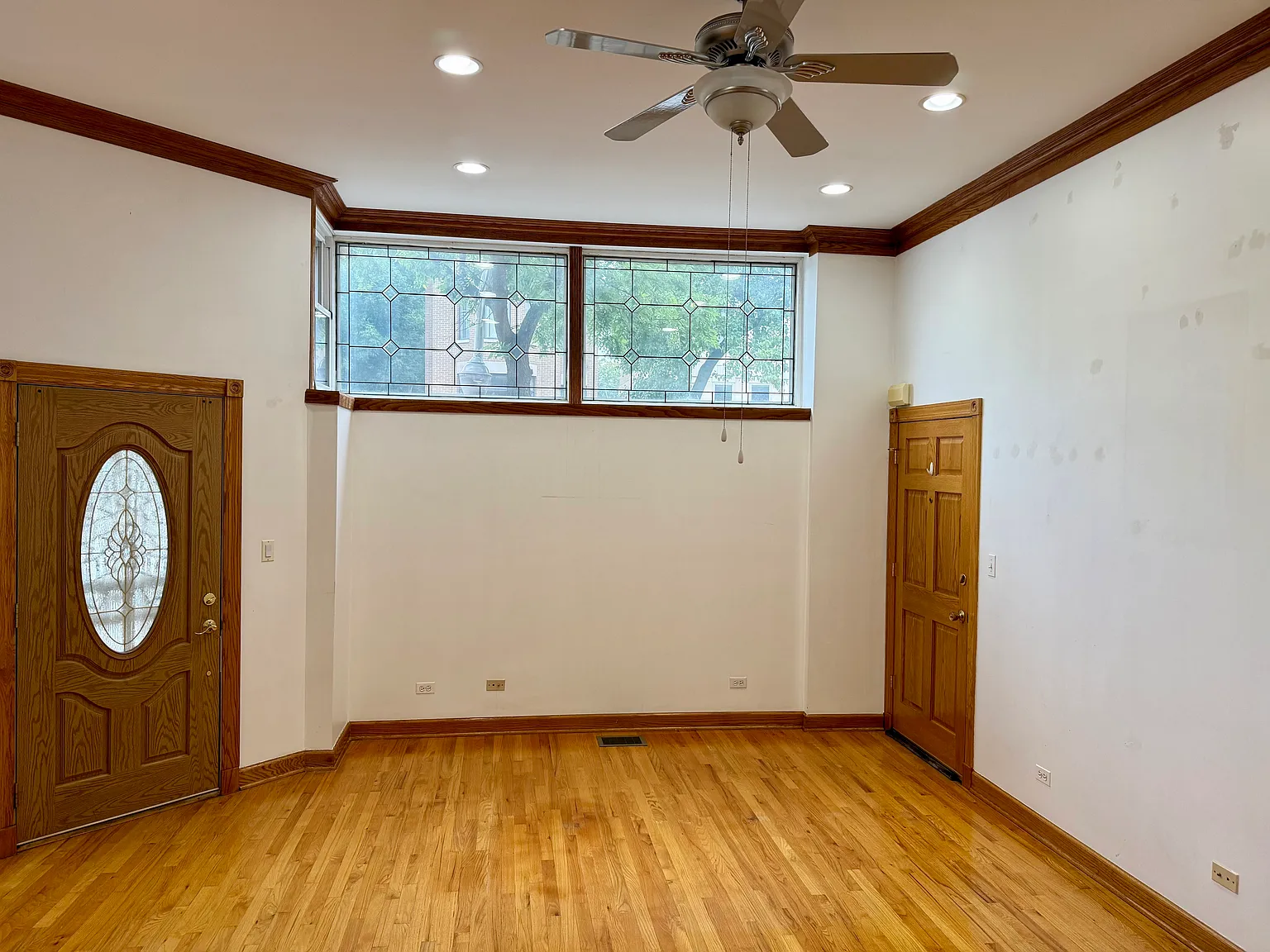 2 bed, $2,400 — Photo 4