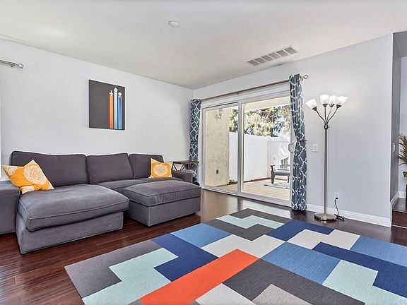 3rd image of 31 Abbeywood Ln
