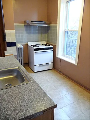 Rented by Perry Associates NYC Inc | media 2