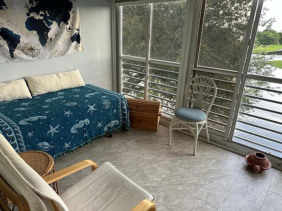 4th image of 4002 Durham Cir #4002
