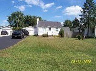 4950 Plum Creek Dr, Monroe, MI 48161