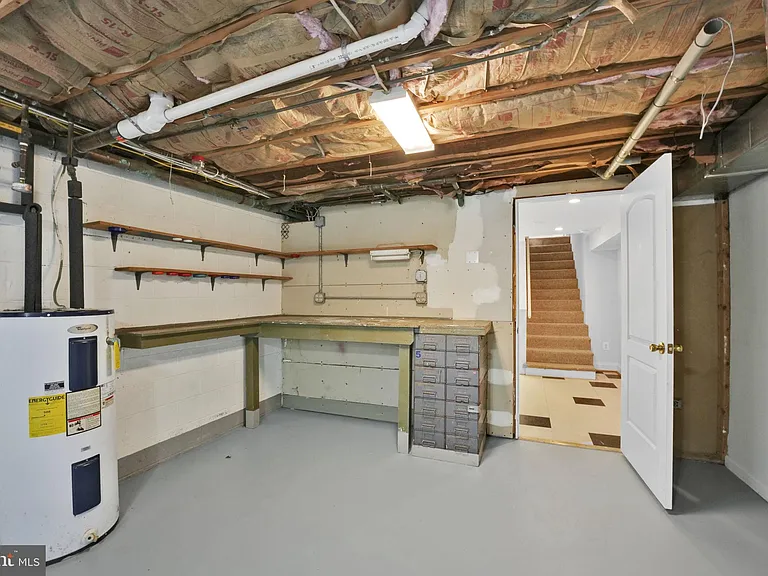 810 Wisteria Dr — Photo 42