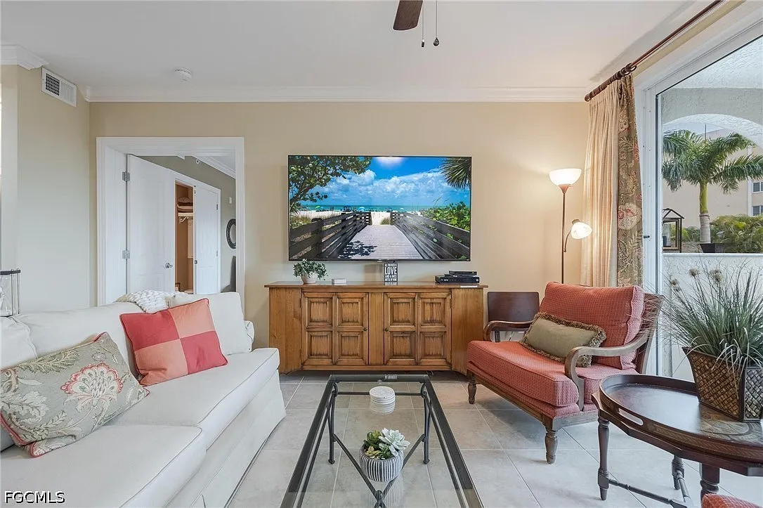 2 bed, 2.5 bath, 1003 sqft, $2,100 — Photo 3