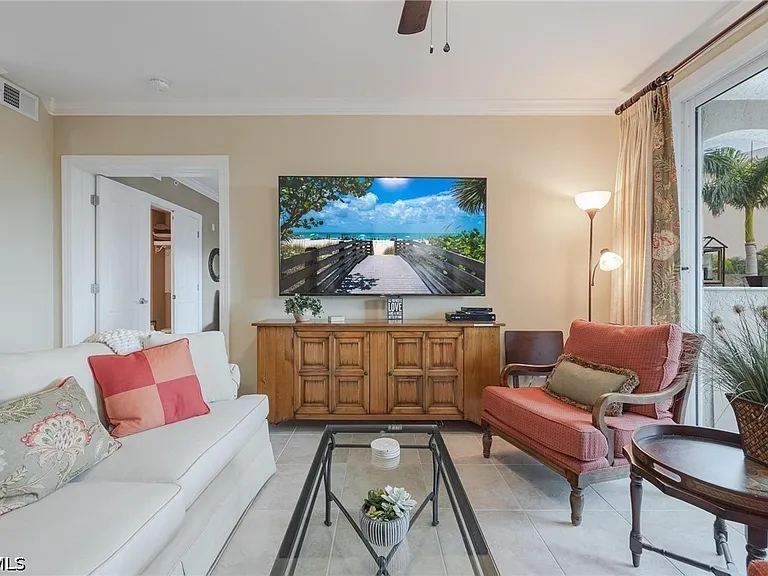 2825 Palm Beach Blvd #214 — Photo 3