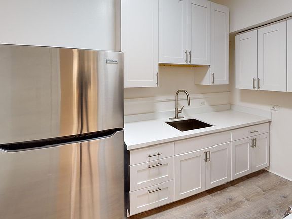 2nd image of 150 Franklin St APT 210