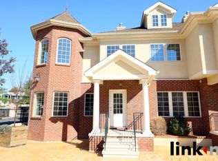 20 Terrace Park Ln, New Rochelle, NY 10805
