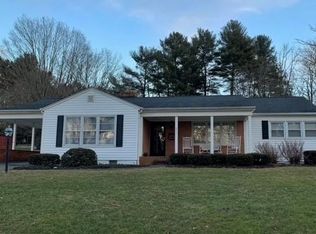 271 Mathews St, Lewisburg, WV 24901