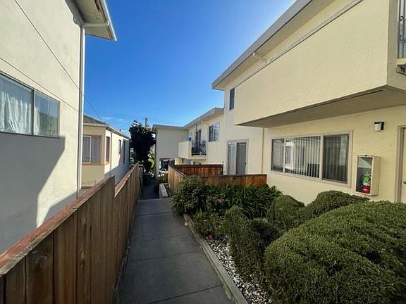 5th image of 556 Miller Ave