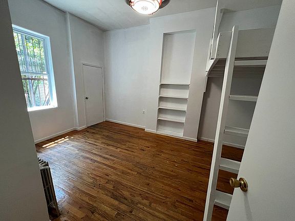 3rd image of 178 Meserole St APT 1