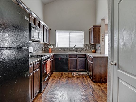 5th image of 2632 Stone Rock St