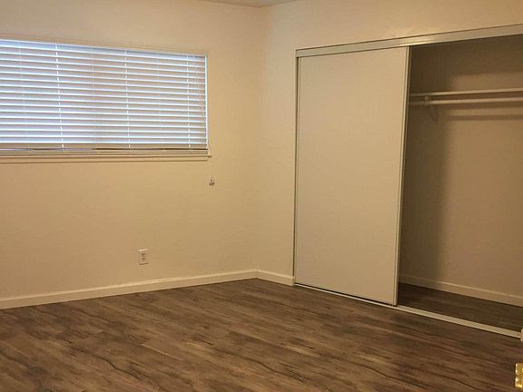3rd image of 3482 Brookdale Dr
