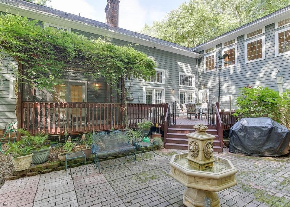 Welcome to whimsical & enchanting home !
