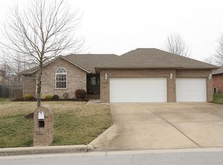 1305 W Timberview Rd, Nixa, MO 65714