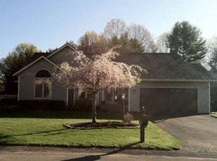 501 Spring Blossom Ln, Schenectady, NY 12306