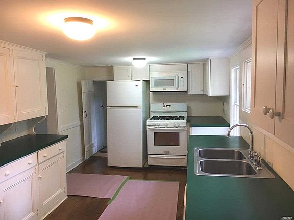 5th image of 529 Main St