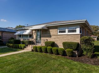 7030 W Cleveland St, Niles, IL 60714