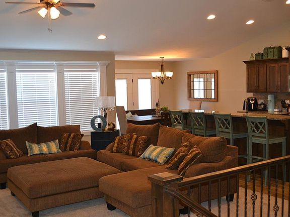 2nd image of 634 Canyon Springs Dr