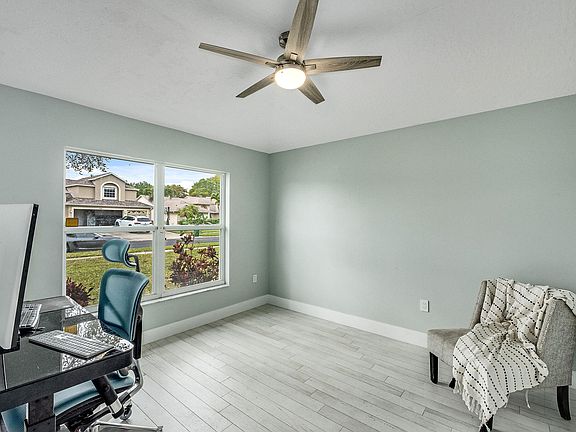 5th image of 3771 Sierra Dr