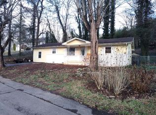 185 Hurst Cir, Franklin, NC 28734