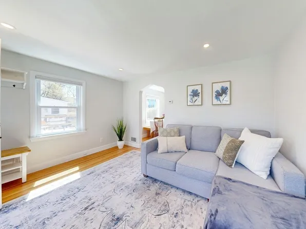68 Silk St, Arlington, MA 02474