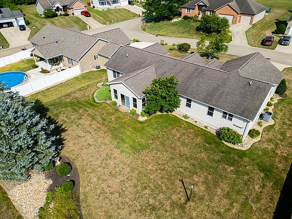 5th image of 133 Stone Trace Dr