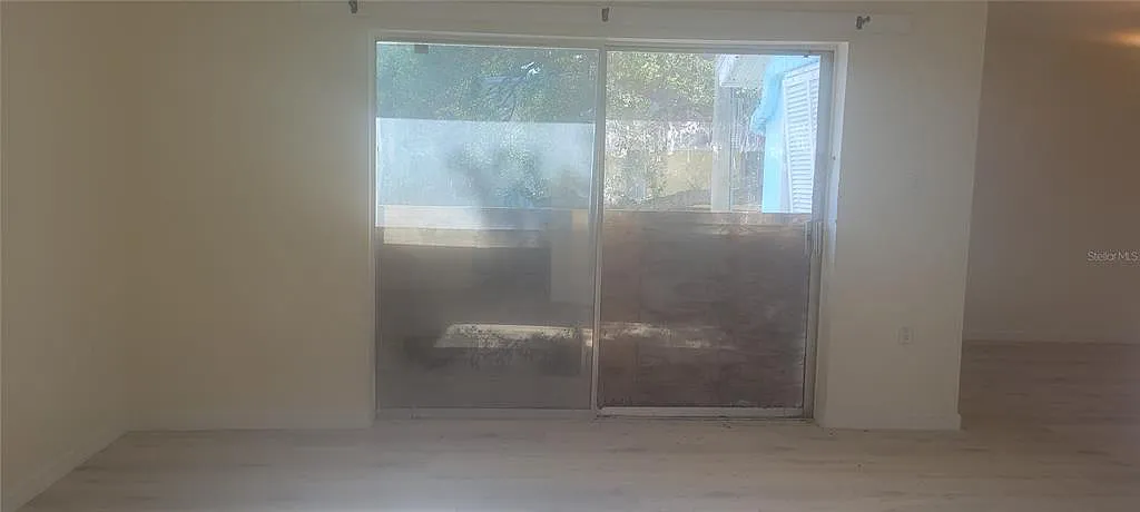 3 bed, 2.0 bath, 1375 sqft, $2,500 — Photo 4