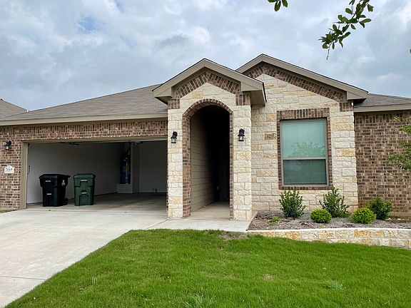 2nd image of 7445 Shady Meadows Ln