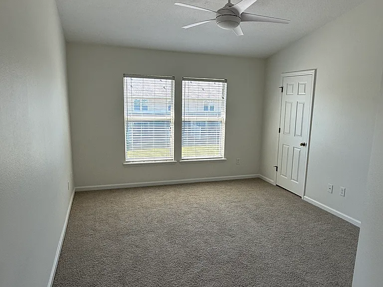 13036 Sunset Lake Dr — Photo 14