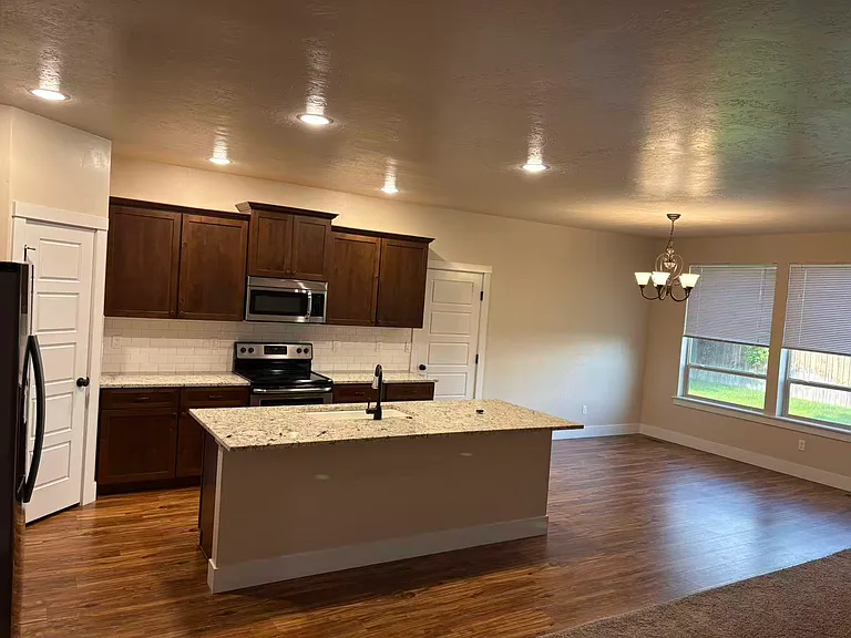 5232 N Beaham Ave — Photo 5